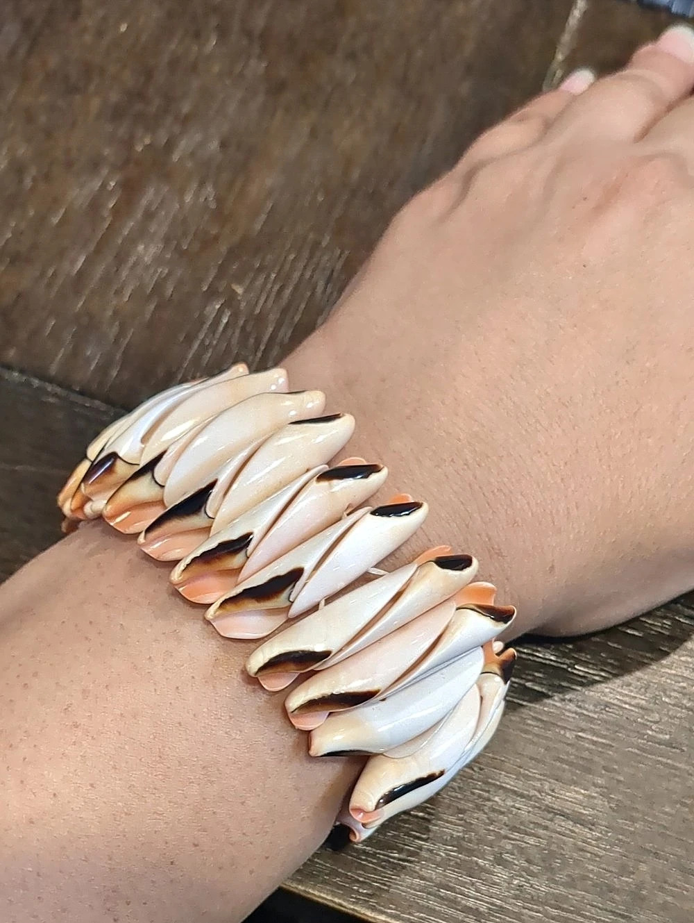 White & Black Roller Shell Stretch Bracelet